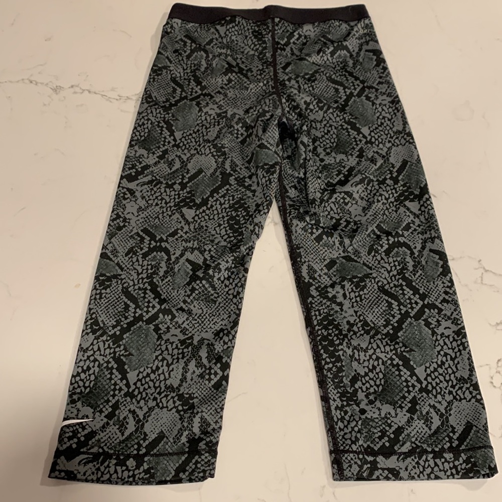 Nike Pro Women’s Snake skin tights - Picture 5 of 7